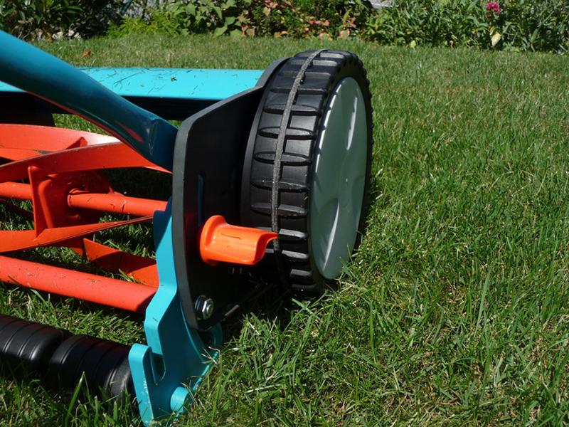 Maai uw gras niet korter dan 3 tot 4 centimeter Graszoden.nl